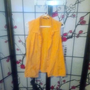 Sleeveless button up shirt